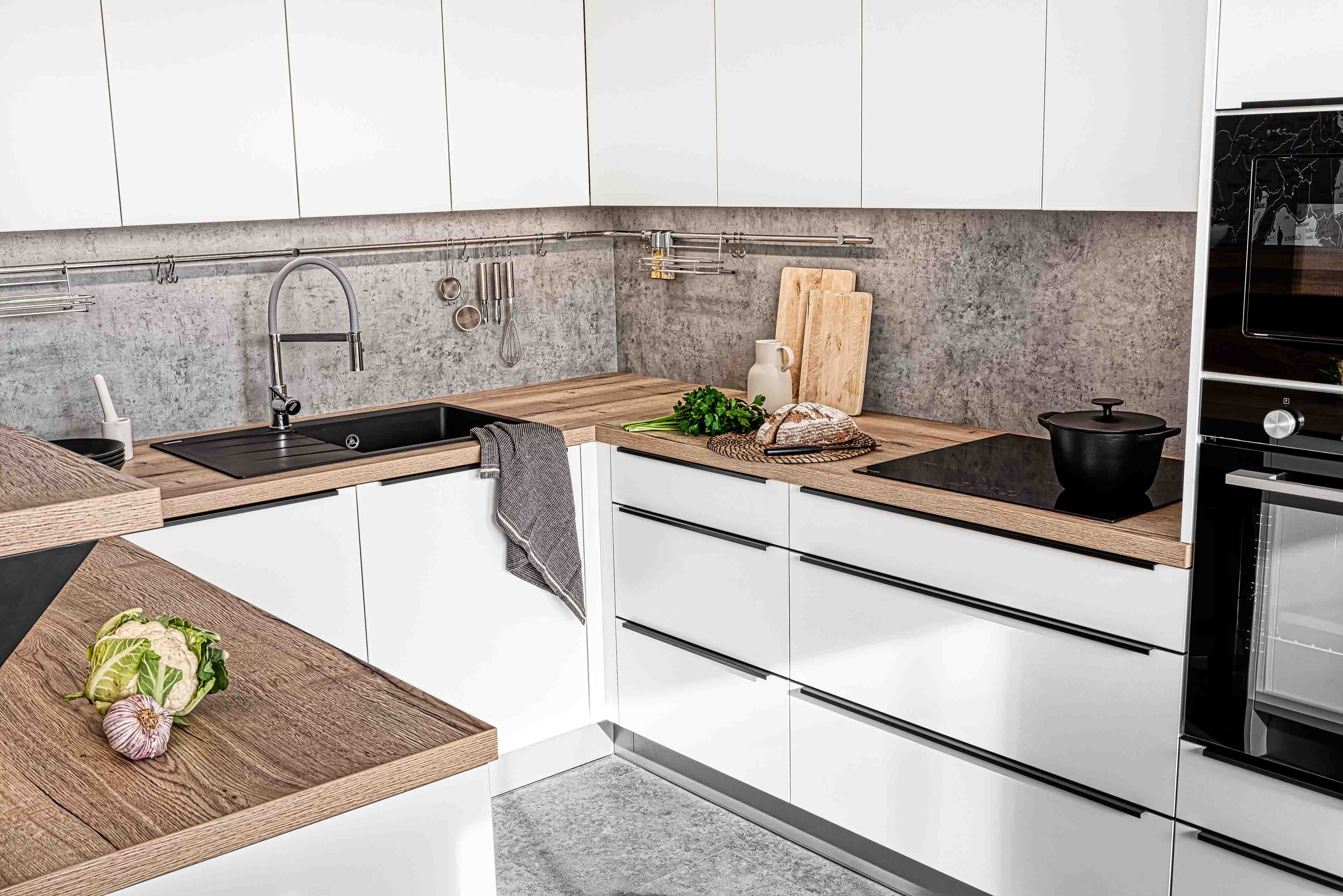 Kuchyňská linka s vestavěnými spotřebiči